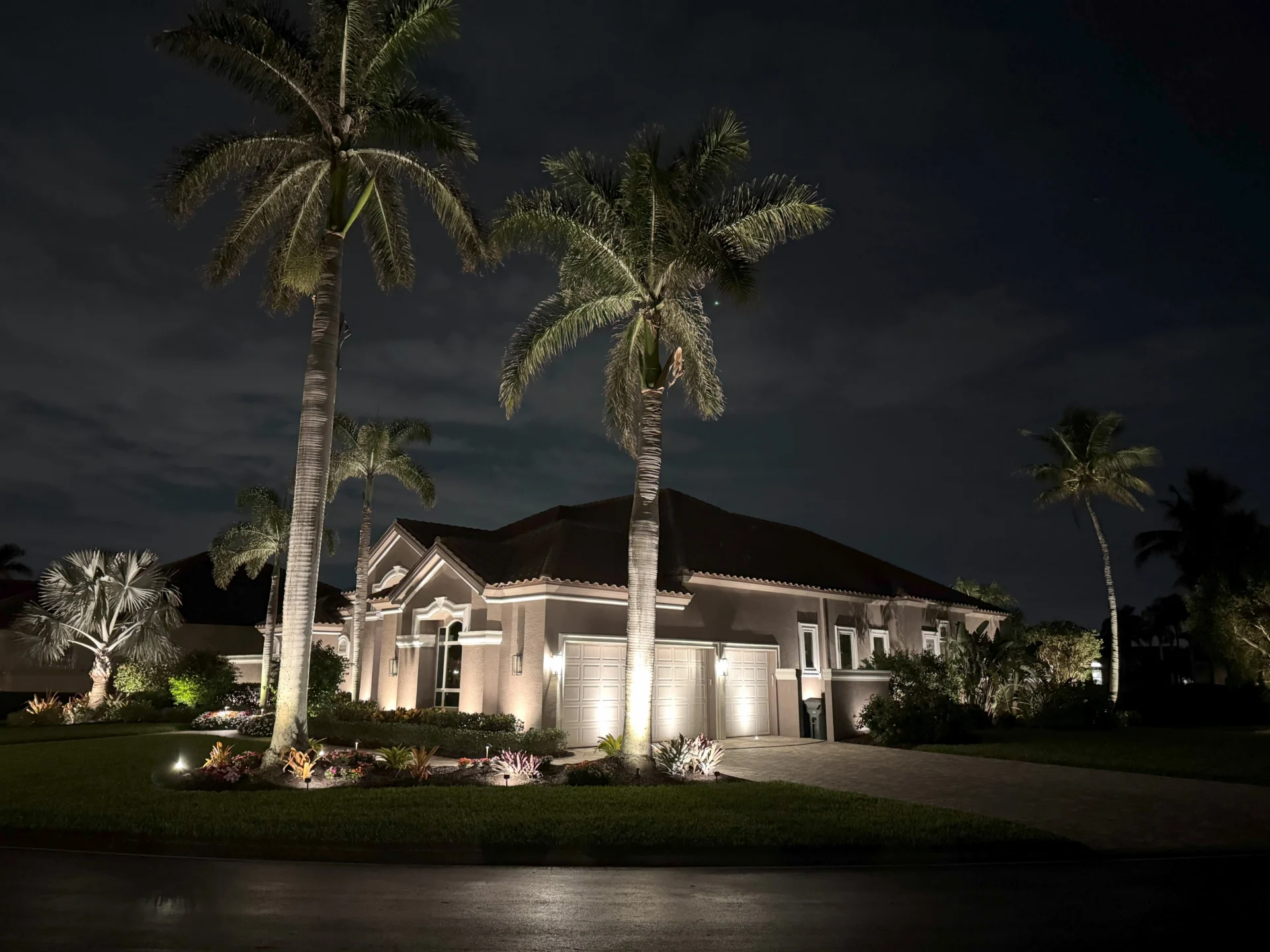 outdoor landscape lighting